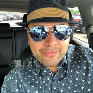 Meet your Posher, Sixto